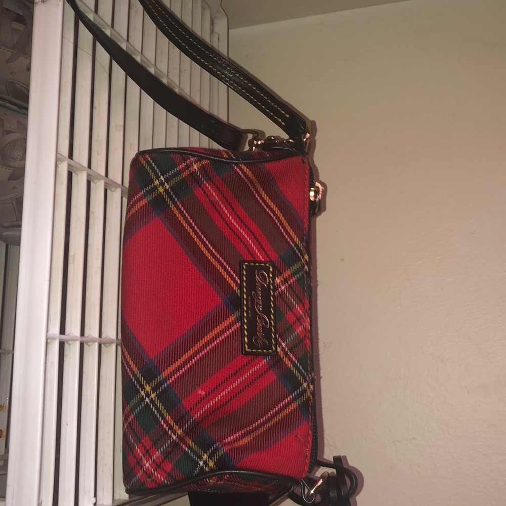 Dooney and bourke hand bag